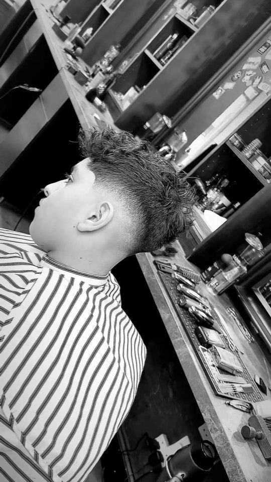 Beautifully executed drop fade by the one and only @virgil.agu

#fadesandblades #finest #dublin #barber #around #130 #Thomas #Street #barberlove